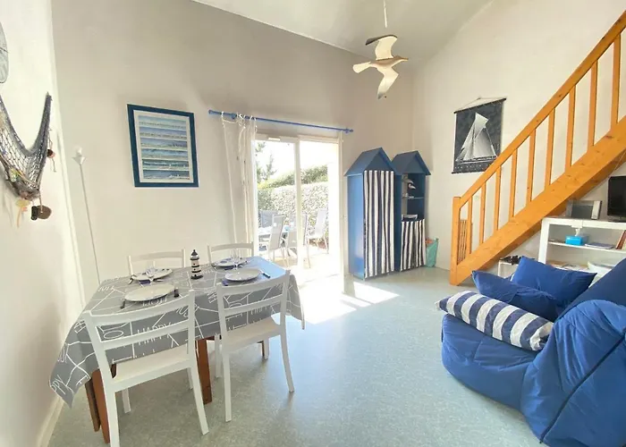 Holiday home Maison Avec Piscine, Tennis A 300m De La - 2 Chambres, Terrasse Et Parking Prive - Fr-1-231-267 *