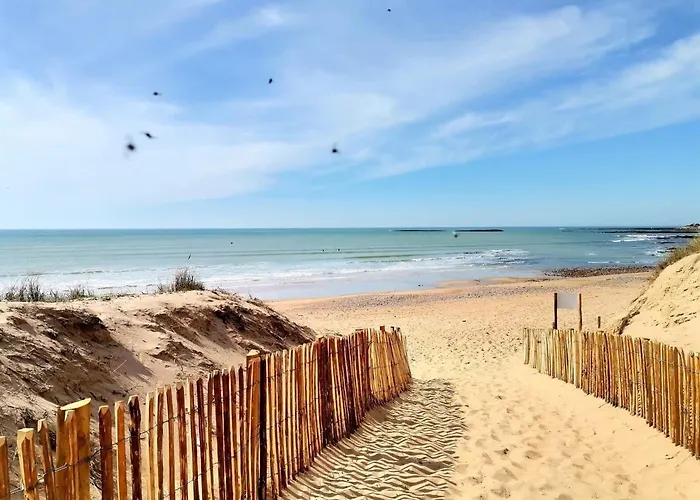 Maison Avec Piscine, Tennis A 300m De La - 2 Chambres, Terrasse Et Parking Prive - Fr-1-231-267