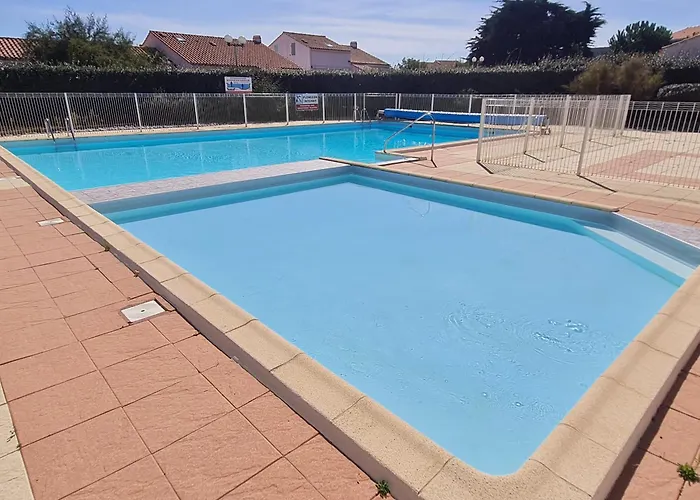 Holiday home Maison Avec Piscine, Tennis A 300m De La - 2 Chambres, Terrasse Et Parking Prive - Fr-1-231-267